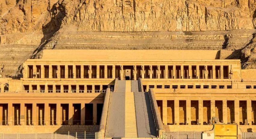 Luxor day tours, Luxor private tours, Luxor temple tours, karnak temple tours, Valley of the kings tours, Hatshepsut temple tours